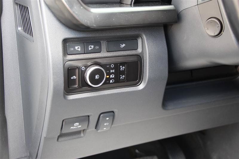 Used 2023 Ford F350 Lariat w/ FX4 Off-Road Package AWD/4WD image 26