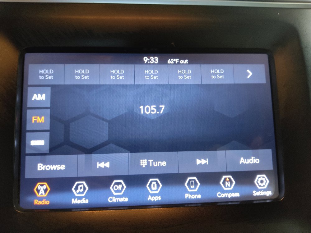 Used 2019 Jeep Cherokee Latitude w/ Popular Appearance Group FWD image 25