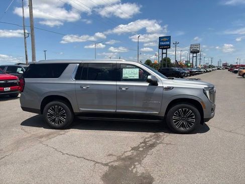 New 2026 GMC Yukon XL Elevation w/ Elevation Premium Package AWD/4WD image 7