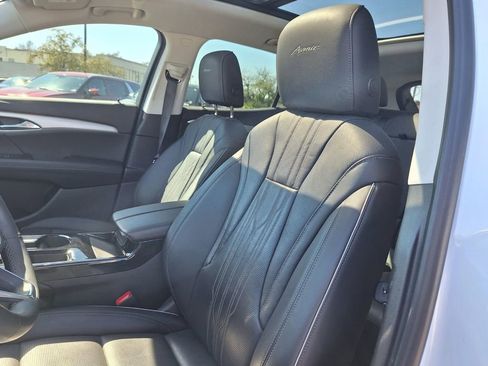 Used 2024 Buick Envision Avenir image 11