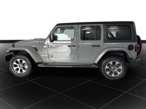 Used 2018 Jeep Wrangler Unlimited Sahara AWD/4WD image 2