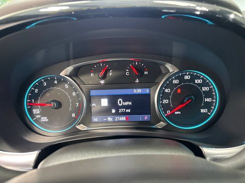 Used 2023 Chevrolet Traverse LT w/ LT Premium Package AWD/4WD image 17
