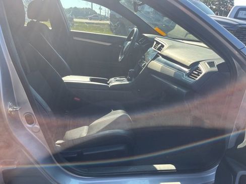 Used 2020 Honda Civic Sport image 11
