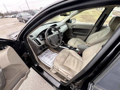 Used 2009 Ford Focus SEL image 3