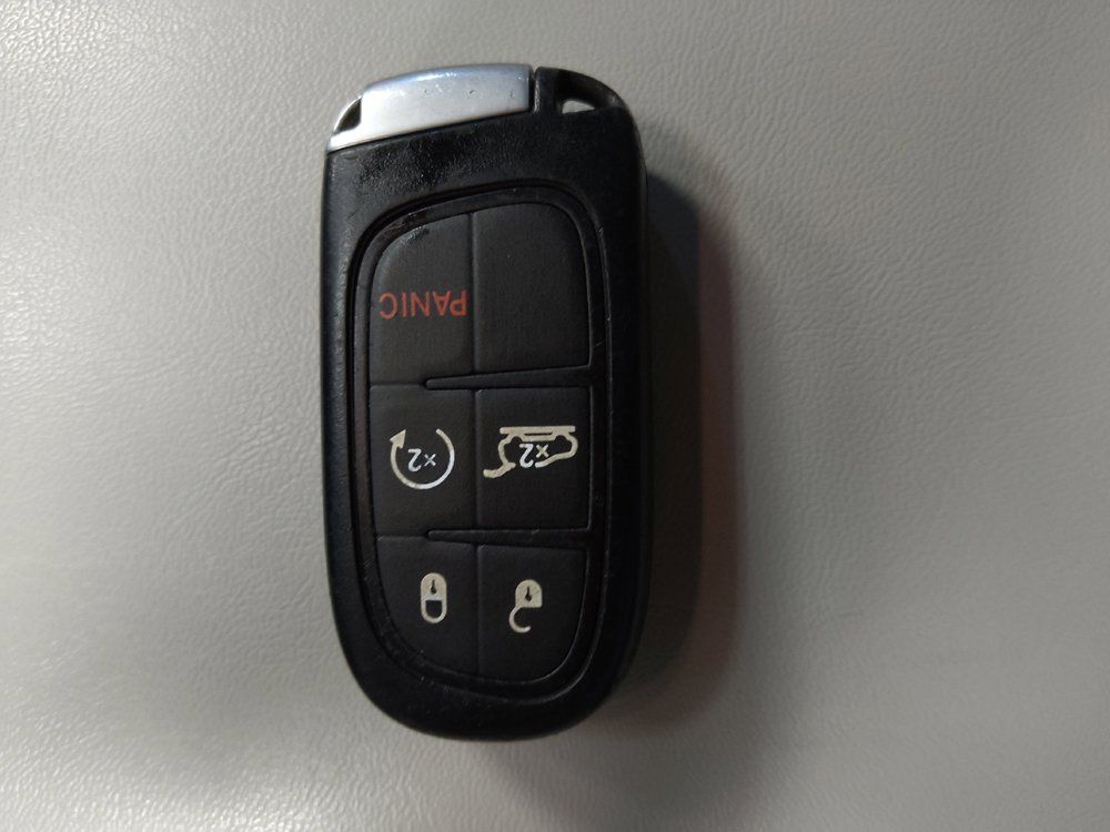 Used 2019 Jeep Cherokee Limited FWD image 32