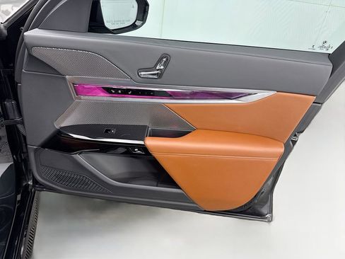 Certified 2024 BMW i7 M70 w/ Executive Package image 24