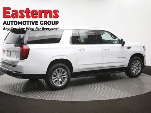 Used 2025 GMC Yukon XL Denali AWD/4WD image 45