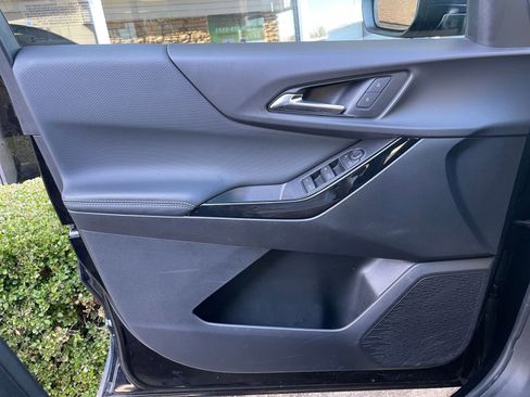 Used 2025 Chevrolet Equinox LT image 18