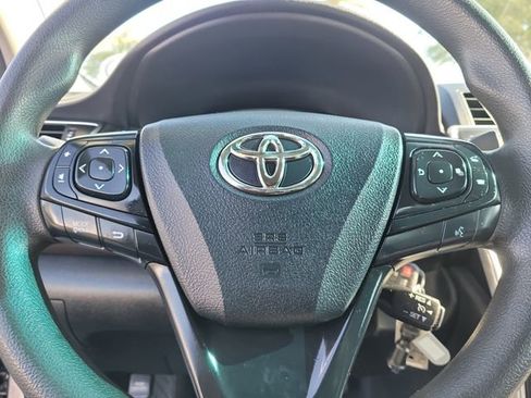 Used 2017 Toyota Camry LE FWD image 20