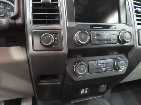 Used 2020 Ford F150 XLT image 50