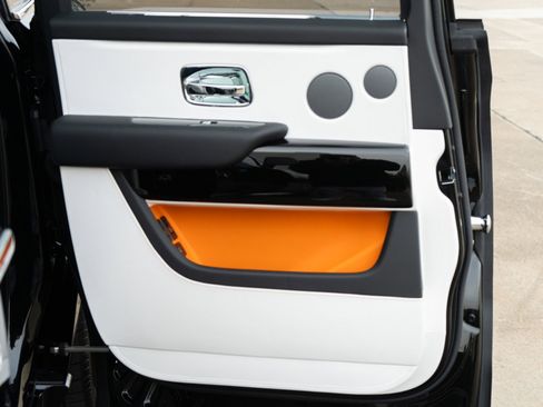 Used 2026 Rolls-Royce Cullinan image 38