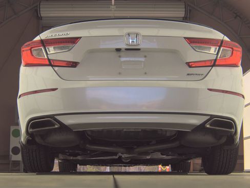 Used 2022 Honda Accord Sport image 11