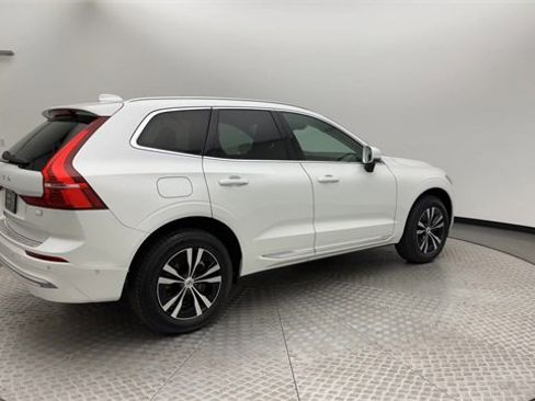 Certified 2022 Volvo XC60 T8 Inscription Expression image 2