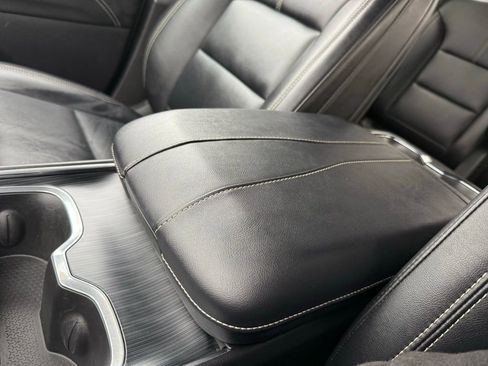 Used 2024 GMC Acadia Elevation image 50