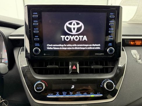 Used 2021 Toyota Corolla LE w/ Carpet Mat Package (TMS) image 12