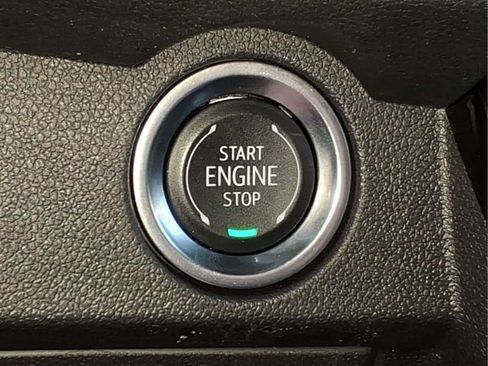 Used 2024 Chevrolet Traverse LT w/ Midnight/Sport Edition FWD image 21