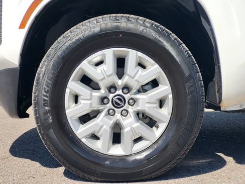 Certified 2024 Nissan Frontier SV w/ SV Convenience Package AWD/4WD image 7