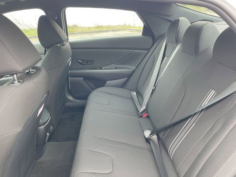 New 2025 Hyundai Elantra SEL image 47