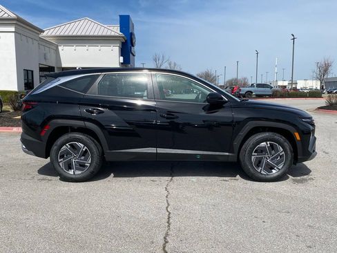 New 2026 Hyundai Tucson Blue SE w/ Tow & Go Package AWD/4WD image 8