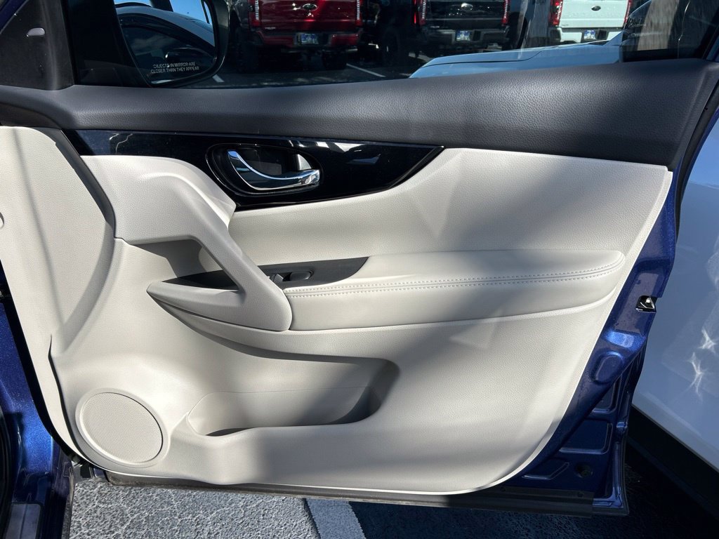 Used 2019 Nissan Rogue Sport SV FWD image 41