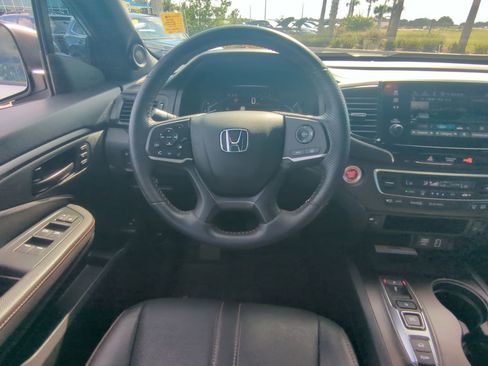 Used 2022 Honda Passport TrailSport image 14