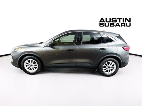 Used 2020 Ford Escape SE image 4