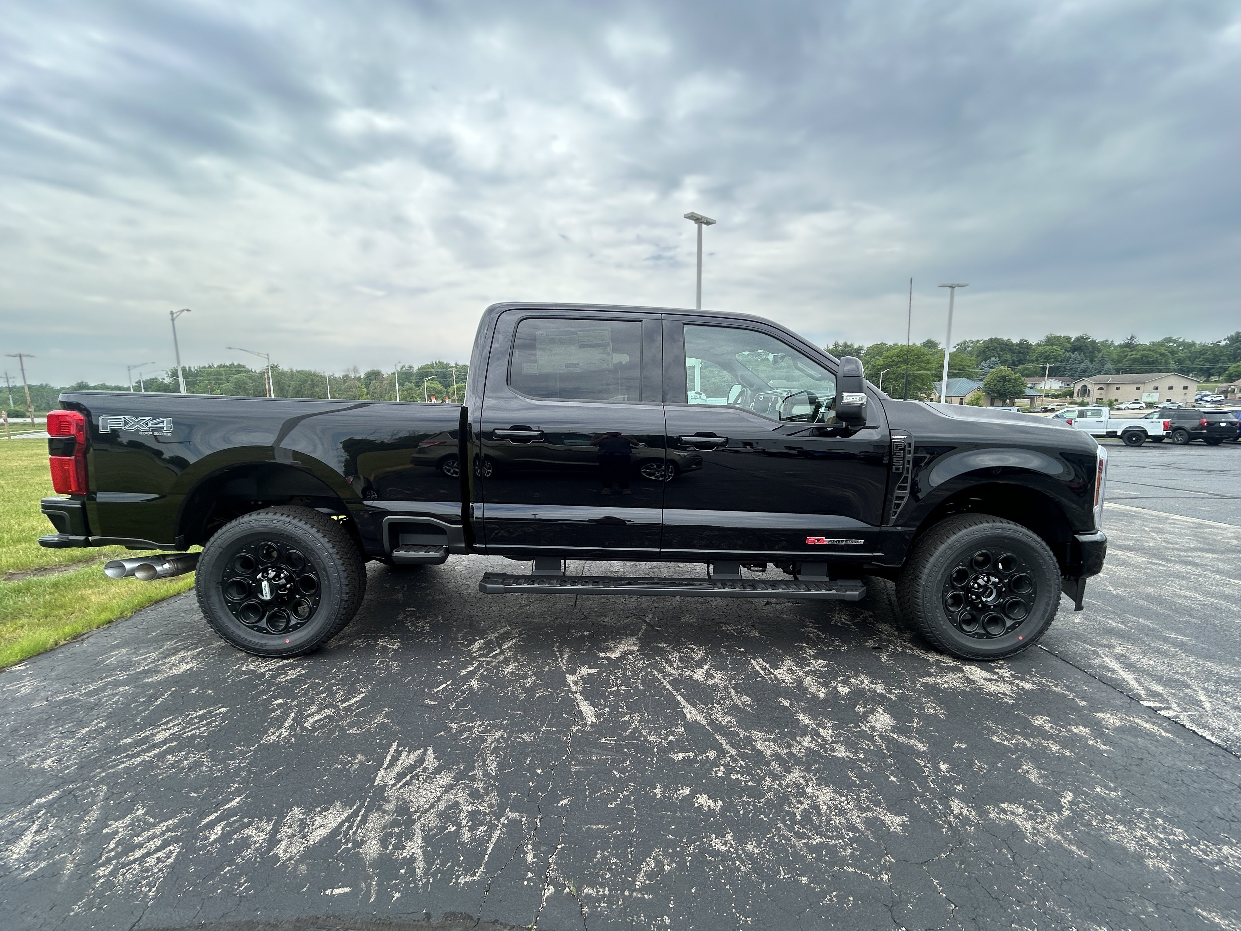 New 2026 Ford F350 Lariat w/ Black Appearance Package AWD/4WD image 5