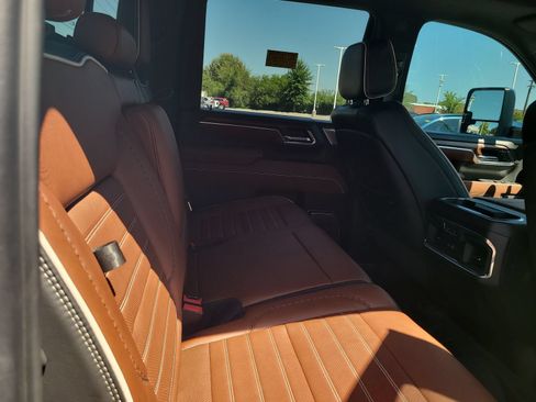 Used 2024 GMC Sierra 2500 Denali Ultimate AWD/4WD image 25