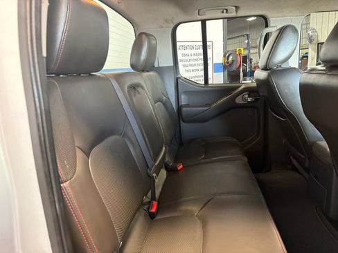 Used 2011 Nissan Frontier PRO-4X w/ Pro-4x Luxury Pkg AWD/4WD image 27