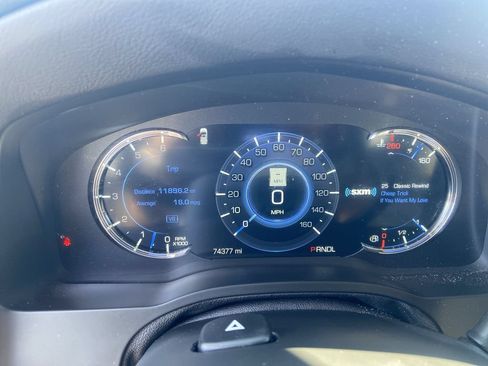 Certified 2020 Cadillac Escalade Premium Luxury AWD/4WD image 20