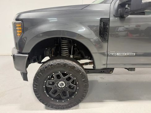 Used 2019 Ford F250 Lariat w/ Lariat Ultimate Package AWD/4WD image 10