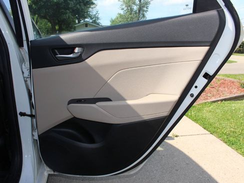 Used 2019 Hyundai Accent SE FWD image 31