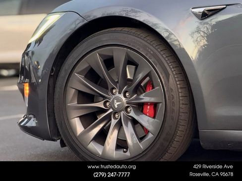 Used 2020 Tesla Model S Long Range Plus image 18