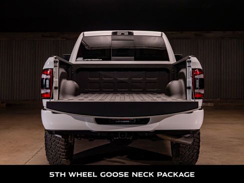 Used 2024 RAM 2500 Limited AWD/4WD image 9