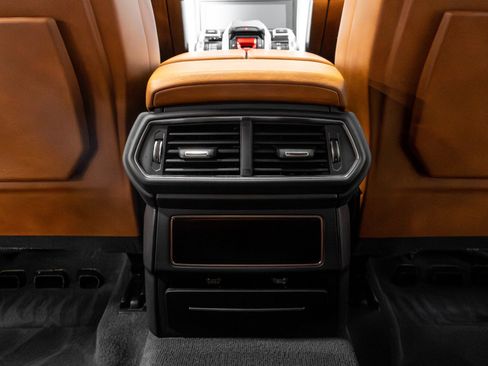 Used 2019 Lamborghini Urus image 30