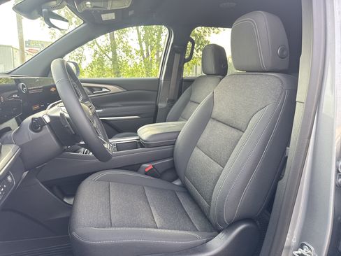 New 2026 Chevrolet Traverse LT FWD image 6