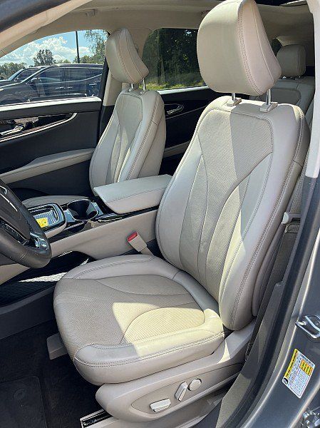 Used 2023 Lincoln Nautilus Reserve w/ Equipment Group 201A FWD image 12
