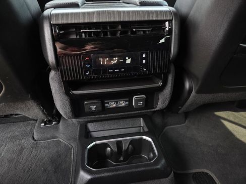 Used 2024 Jeep Wagoneer Series II AWD/4WD image 16