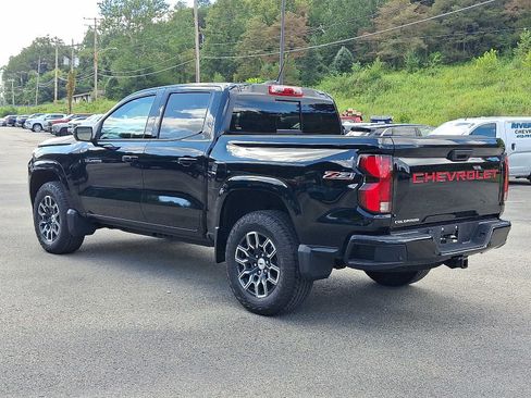 Used 2024 Chevrolet Colorado Z71 w/ Z71 Convenience Package 2 AWD/4WD image 4