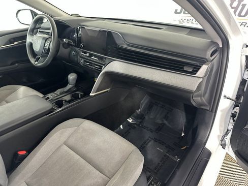Used 2025 Toyota Camry LE FWD image 29