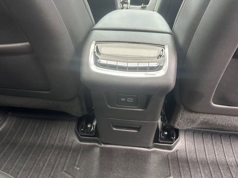 Used 2020 Cadillac XT6 Premium Luxury image 10