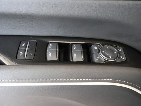 Certified 2024 Cadillac Escalade ESV Premium Luxury image 9