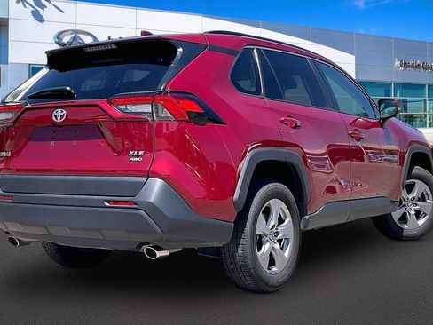 Used 2025 Toyota RAV4 XLE AWD/4WD image 2