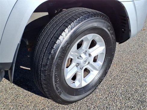 Used 2015 Toyota 4Runner SR5 image 6