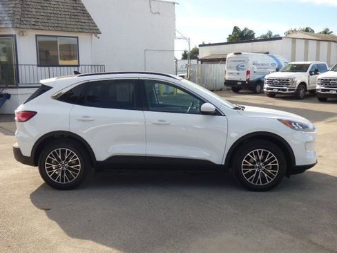 Used 2022 Ford Escape SEL w/ Technology Package image 3