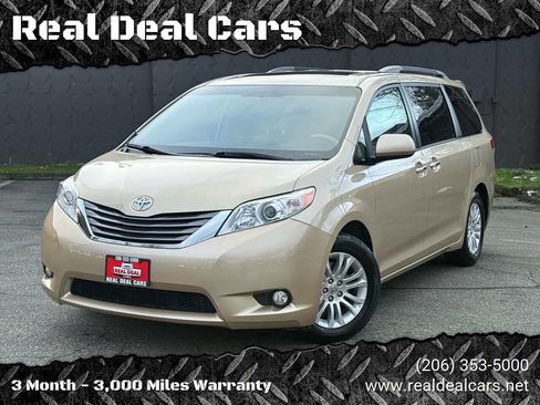 Used 2014 Toyota Sienna XLE image 1