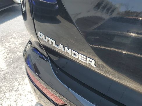 Used 2023 Mitsubishi Outlander SE FWD image 9