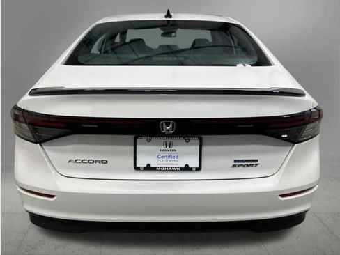 Used 2024 Honda Accord Sport image 5