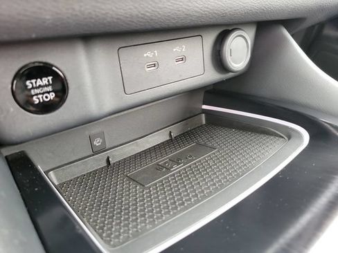 Used 2025 Nissan Rogue Platinum FWD image 32