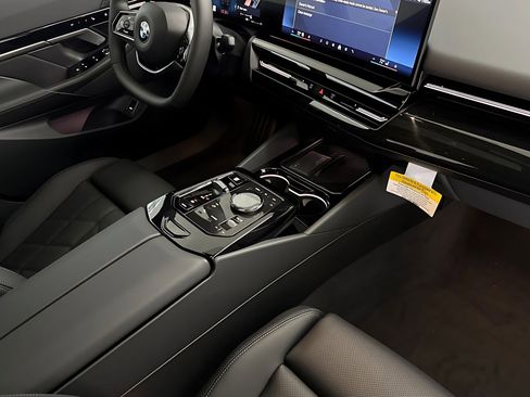 Used 2026 BMW 530i w/ Premium Package image 21